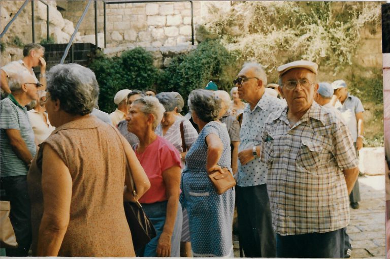 1986 חיפה חצר הכרמליתים
